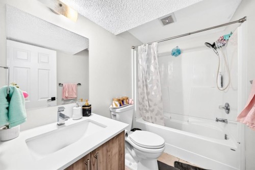 135 Whiteview Close Ne, Calgary, AB 