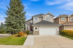 119 Woodpark Circle SW Calgary, AB T2W 6E9