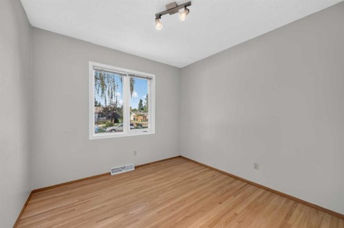 637 Willowburn Crescent Se, Calgary, AB 