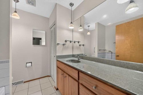 637 Willowburn Crescent Se, Calgary, AB 