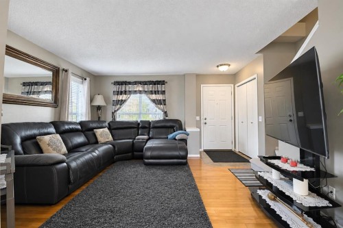 29 Elgin Mews Se, Calgary, AB 