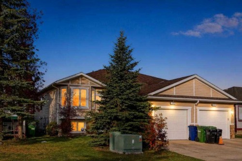 445 Stonegate Way NW Airdrie, AB T4B 3A1