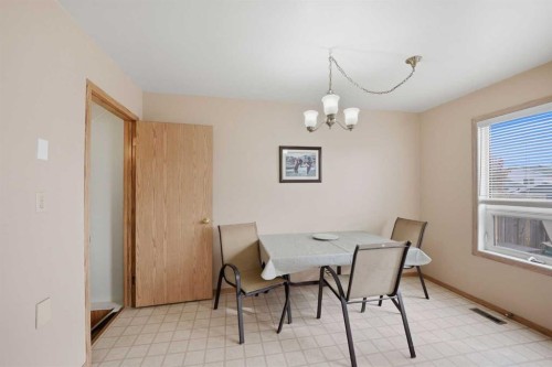 37 Appleside Close Se, Calgary, AB 