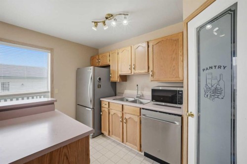 37 Appleside Close Se, Calgary, AB 
