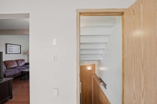 37 Appleside Close Se, Calgary, AB 