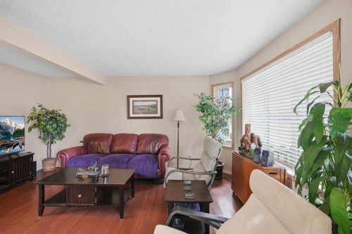 37 Appleside Close Se, Calgary, AB 
