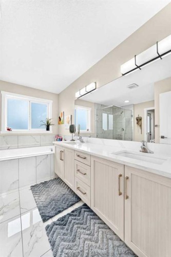 260 Corner Meadows Manor Ne, Calgary, AB 