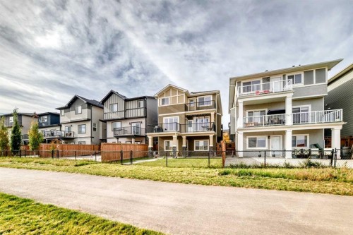 260 Corner Meadows Manor Ne, Calgary, AB 