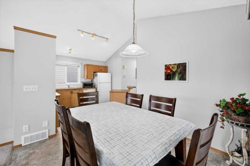 26 Saddlemead Way Ne, Calgary, AB 