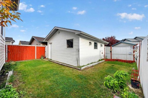 26 Saddlemead Way Ne, Calgary, AB 