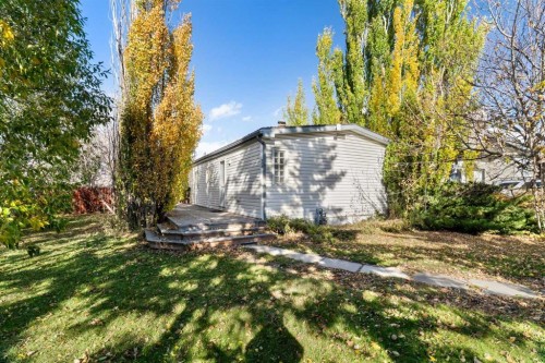 320 Railway Avenue NW Langdon, AB T0J 1X2