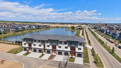 704-30 Creekside Villas SW Calgary, AB T1T 1Z1
