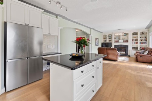 63 West Cedar Rise Sw, Calgary, AB 