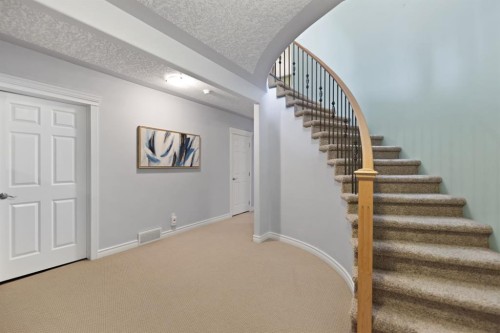 63 West Cedar Rise Sw, Calgary, AB 