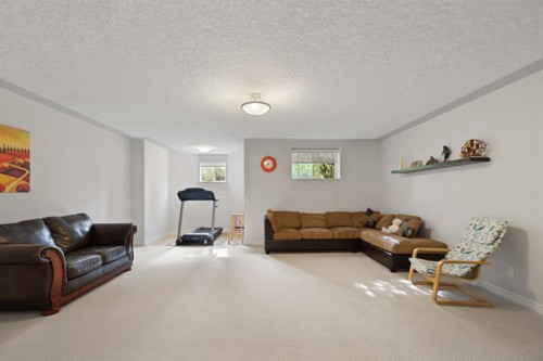63 West Cedar Rise Sw, Calgary, AB 