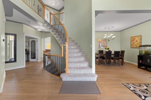 63 West Cedar Rise Sw, Calgary, AB 