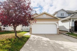 119 Hawkmount Close NW Calgary, AB T3G 3Z5
