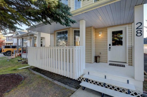 28 Woodside Circle NW Airdrie, AB T4B 2H8