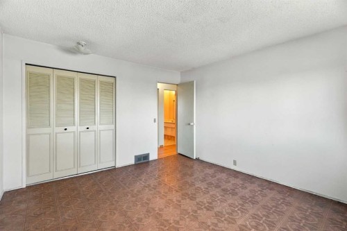 556 Lysander Drive Se, Calgary, AB 