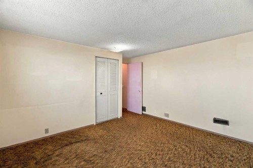 556 Lysander Drive Se, Calgary, AB 