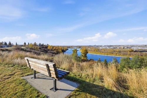 556 Lysander Drive Se, Calgary, AB 