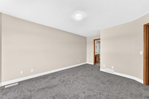 145 Martinvalley Crescent Ne, Calgary, AB 