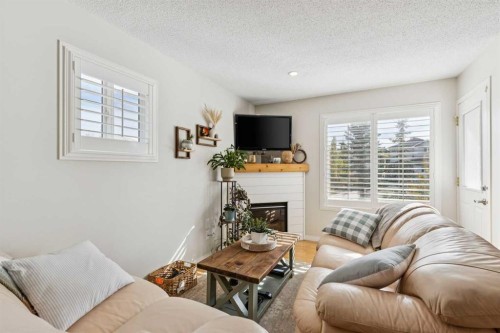 35 Royal Oak Gardens Nw, Calgary, AB 