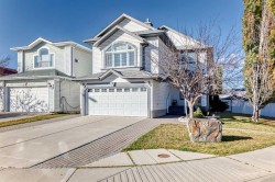 826 Applewood Drive SE Calgary, AB T2A 7R6