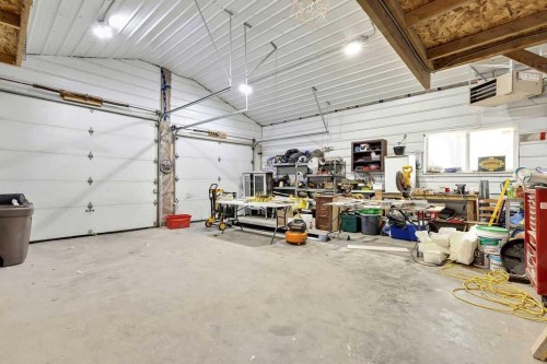 9 Walsh Bay, Acme, AB 