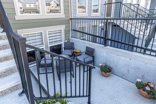 168 Cranbrook Square Se, Calgary, AB 