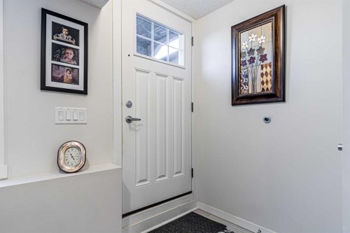 168 Cranbrook Square Se, Calgary, AB 