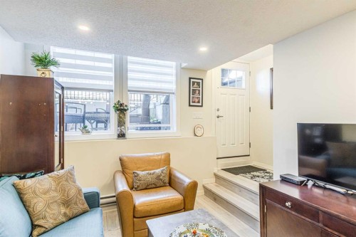 168 Cranbrook Square Se, Calgary, AB 