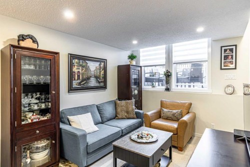 168 Cranbrook Square Se, Calgary, AB 