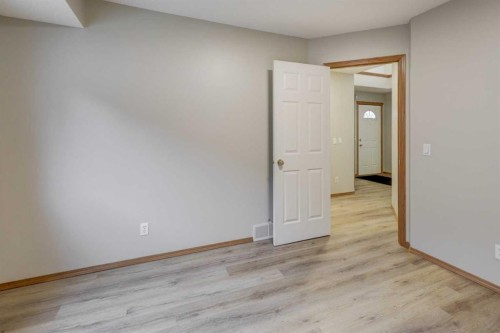 63 Sierra Madre Crescent Sw, Calgary, AB 