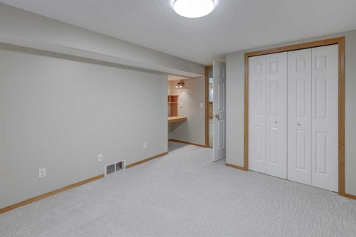 63 Sierra Madre Crescent Sw, Calgary, AB 