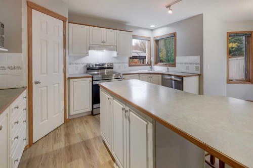 63 Sierra Madre Crescent Sw, Calgary, AB 