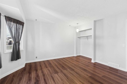 440 Lynnover Way Se, Calgary, AB 