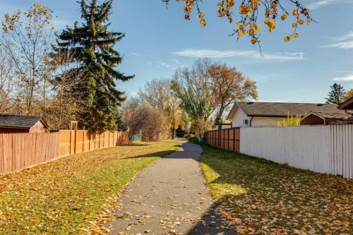 440 Lynnover Way Se, Calgary, AB 