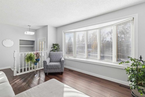 440 Lynnover Way Se, Calgary, AB 