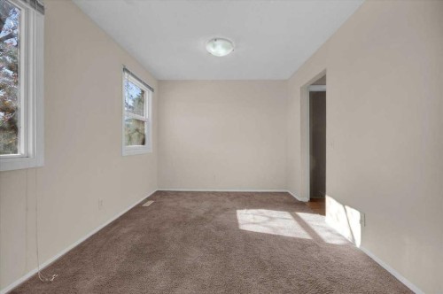 32 Whitman Crescent Ne, Calgary, AB 