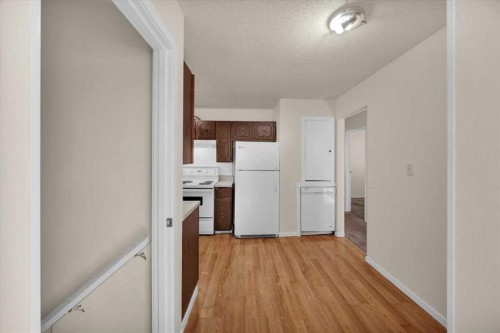 32 Whitman Crescent Ne, Calgary, AB 