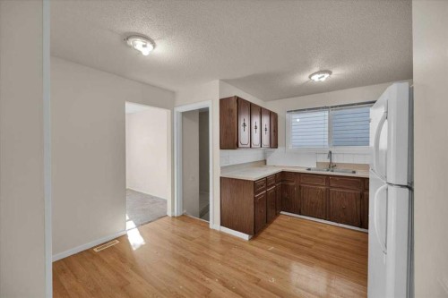 32 Whitman Crescent Ne, Calgary, AB 