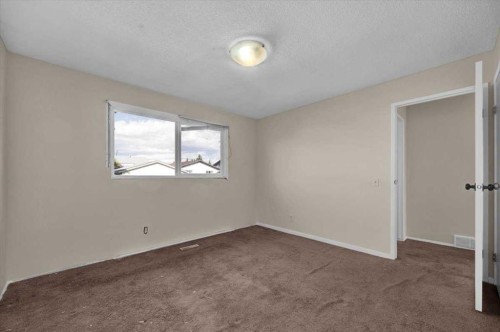 32 Whitman Crescent Ne, Calgary, AB 