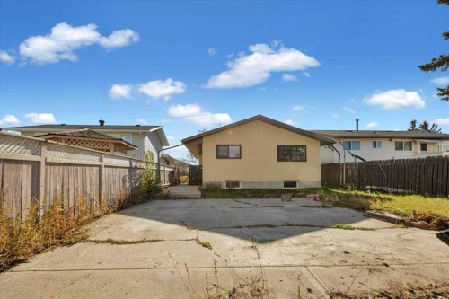 32 Whitman Crescent Ne, Calgary, AB 