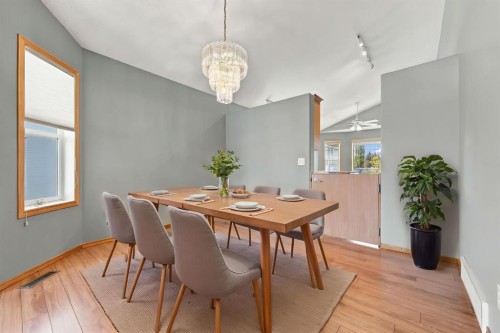 184 Hidden Circle Nw, Calgary, AB 