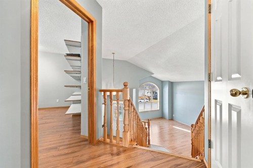 184 Hidden Circle Nw, Calgary, AB 