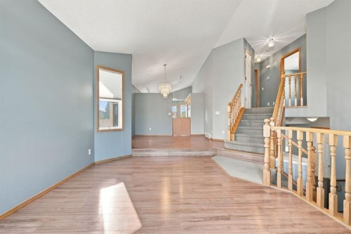 184 Hidden Circle Nw, Calgary, AB 