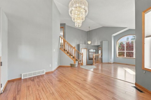 184 Hidden Circle Nw, Calgary, AB 