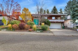 76 Clarendon Road NW Calgary, AB T2L 0P3