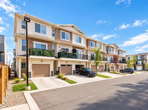 912 Sage Hill Grove NW Calgary, AB T3R 2A2